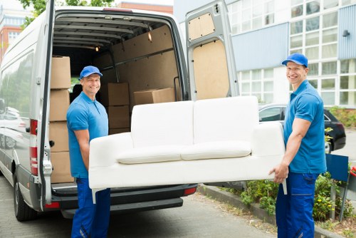 Mobile self storage container delivery in Swisscottage
